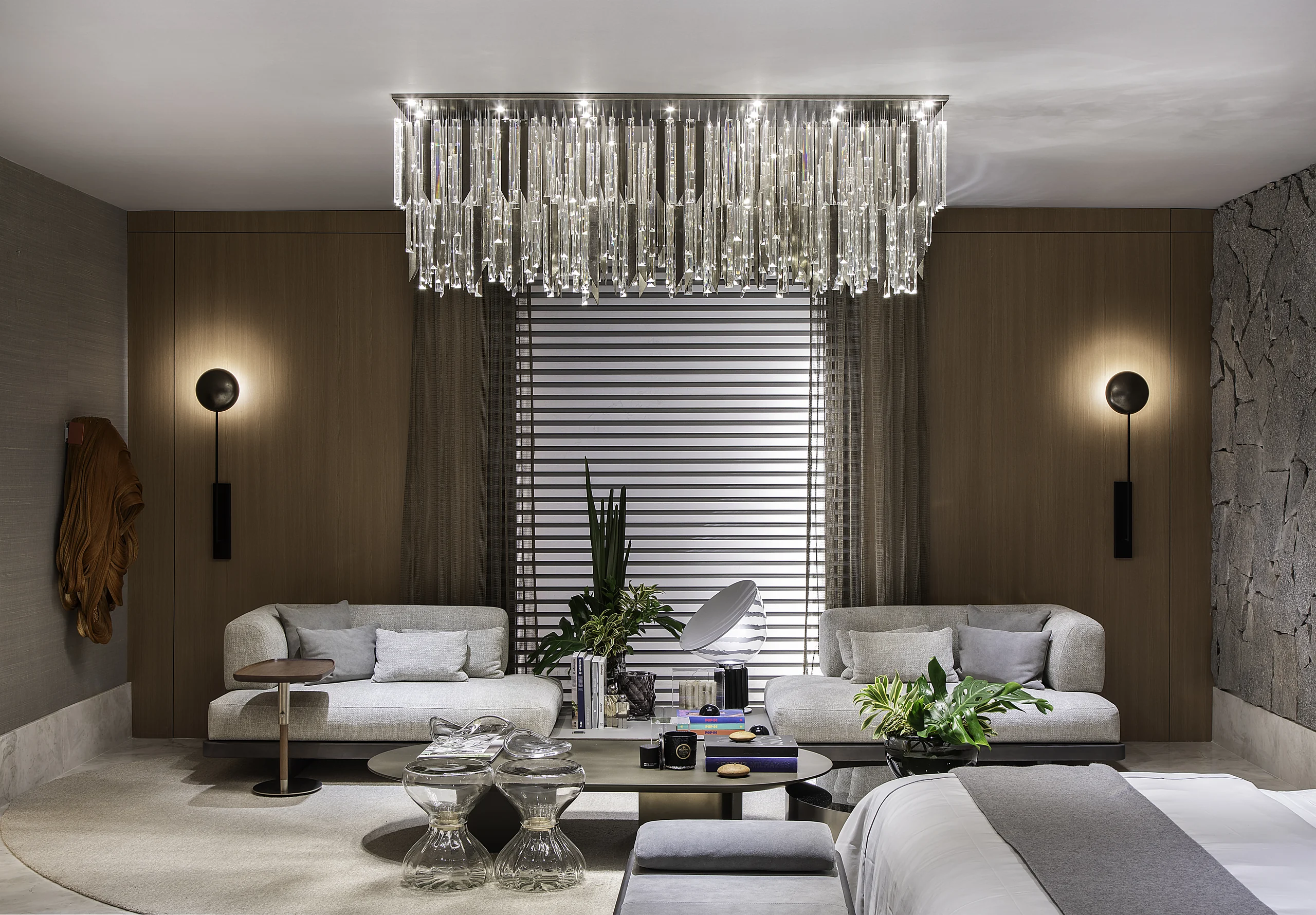 Plafon Soho instalado em living, vista geral